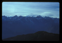sajh pakh himshrinkhalako drisya (साँझ पखको हिम शृंखलाको दृश्य / Evening View of the Mountain Range)