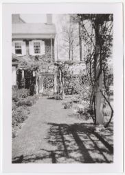 Ralph Hanes estate, picture from the courtyard revealing part of a house