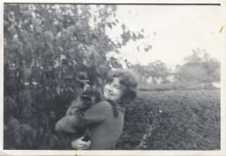 Photograph of Lindsay Cooper with a cat
