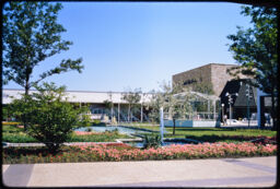 Mall and surrounding landscaping (Randhurst Mall, Mount Prospect, Illinois, USA)