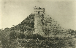 El Castillo [Temple of Kukulklan], Chichén Itzá      