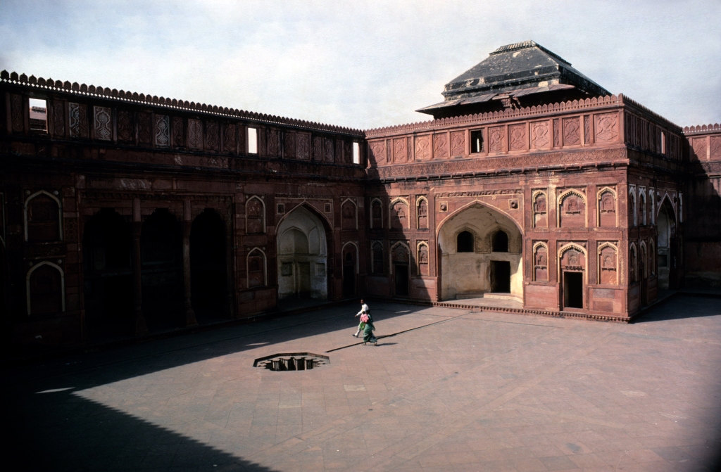 Image result for akbari mahal in agra fort