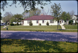 Single story residential home (Greendale, Wisconsin, USA)