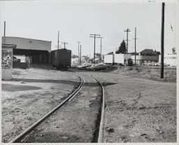 Movement Into Industrial Tracks in Oakland Yard