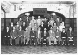 Tokyo Alumni Club, group photograph