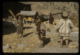 Sherpa ketaketiharu aganma kheldai (शेर्पा केटाकेटीहरु आँगनमा खेल्दै / Sherpa Children Playing in the Yard)