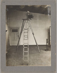 Daktyloscopie. Bertillon System. Tripod set up with camera in position. Berlin, Sept. 19, 1907