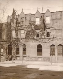 Zeta Psi - Sigma chapter, early fraternity house, exterior