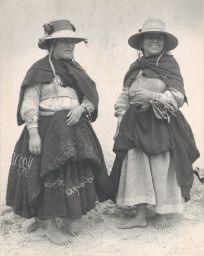 Two Vicos women
