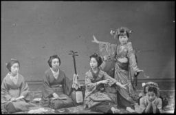Several geishas, some dancing
