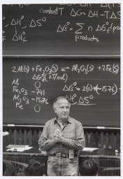 Professor Roald Hoffman lecturing to high school students in 200 Baker Lab