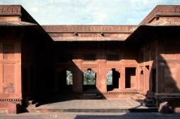 Akbar's Palace Ankh Michauli