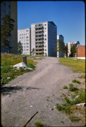 Cluster of high-rise residential towers (Haaga, Helsinki, FI)