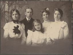Portrait of the five Guerdrum children