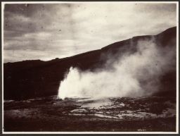 Litli Geysir in eruption 