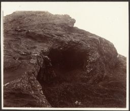 Þórsmörk the first cave, entrance.